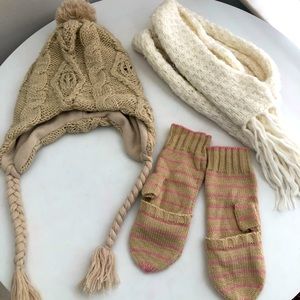 Winter bundle Hat/scarf/gloves